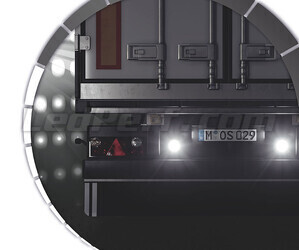 LKW mit 2 Rückfahrscheinwerfer LED Osram LEDriving Reversing FX120R-WD in Betrieb