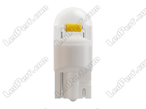 Nahaufnahme einer zugelassenen W5W LED-Lampe Osram Night Breaker
